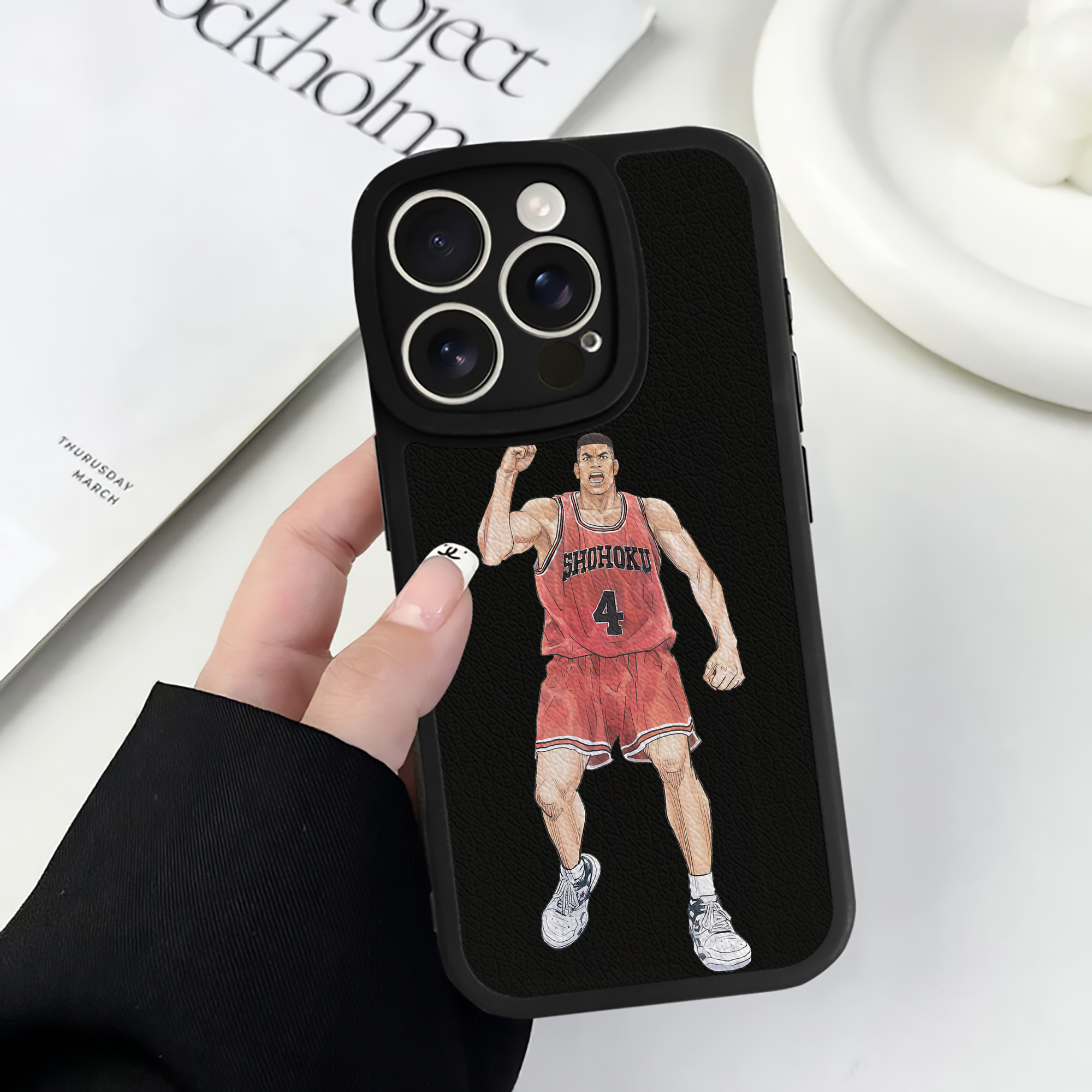 （画像用） SLAM DUNK／スラムダンク 【iPhone 16シリーズ対応】シリコンスマホケース（レザー調） 材質：シリコン